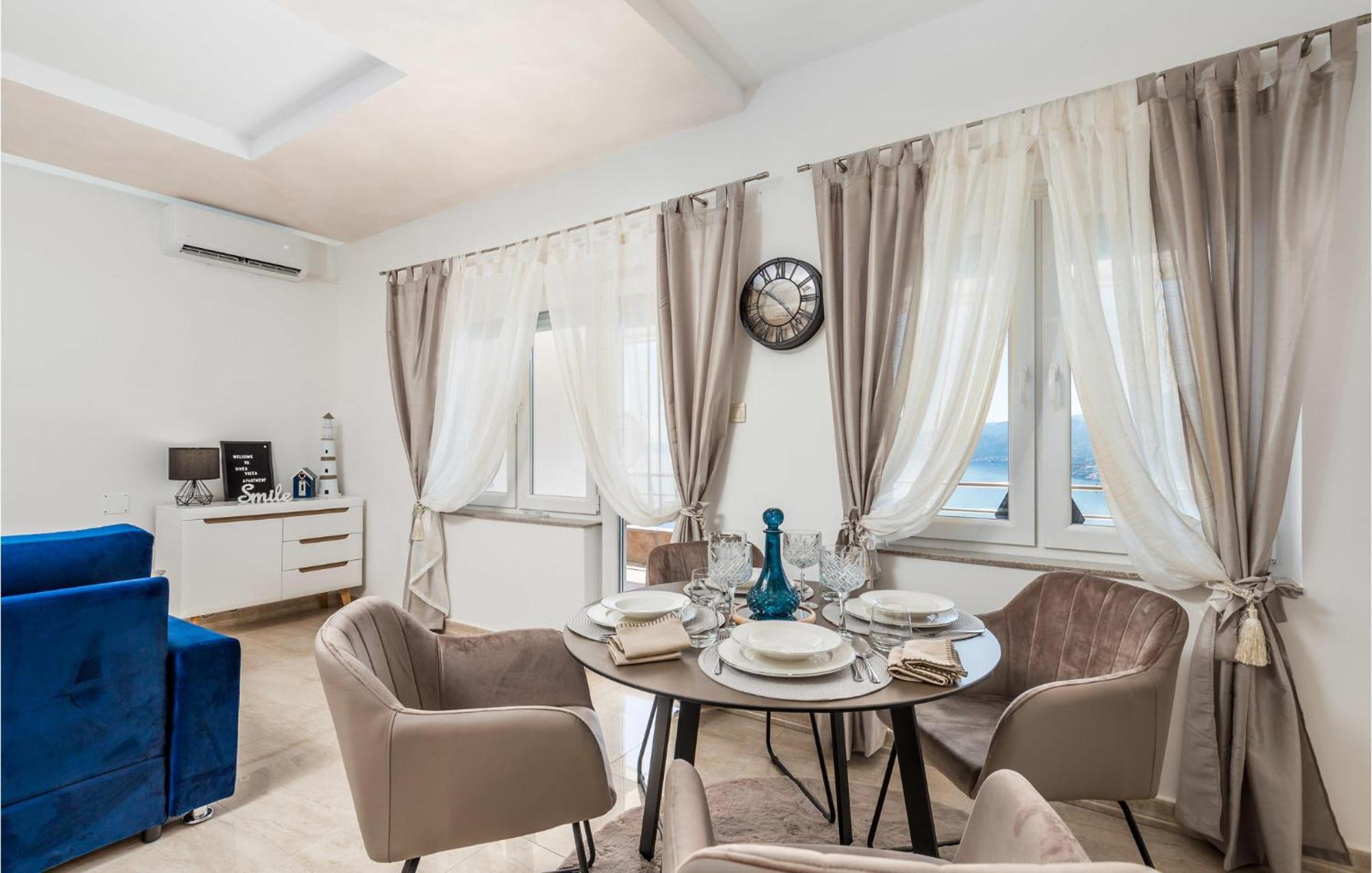 2 Bedroom Amazing Apartment In Rijeka Exterior photo