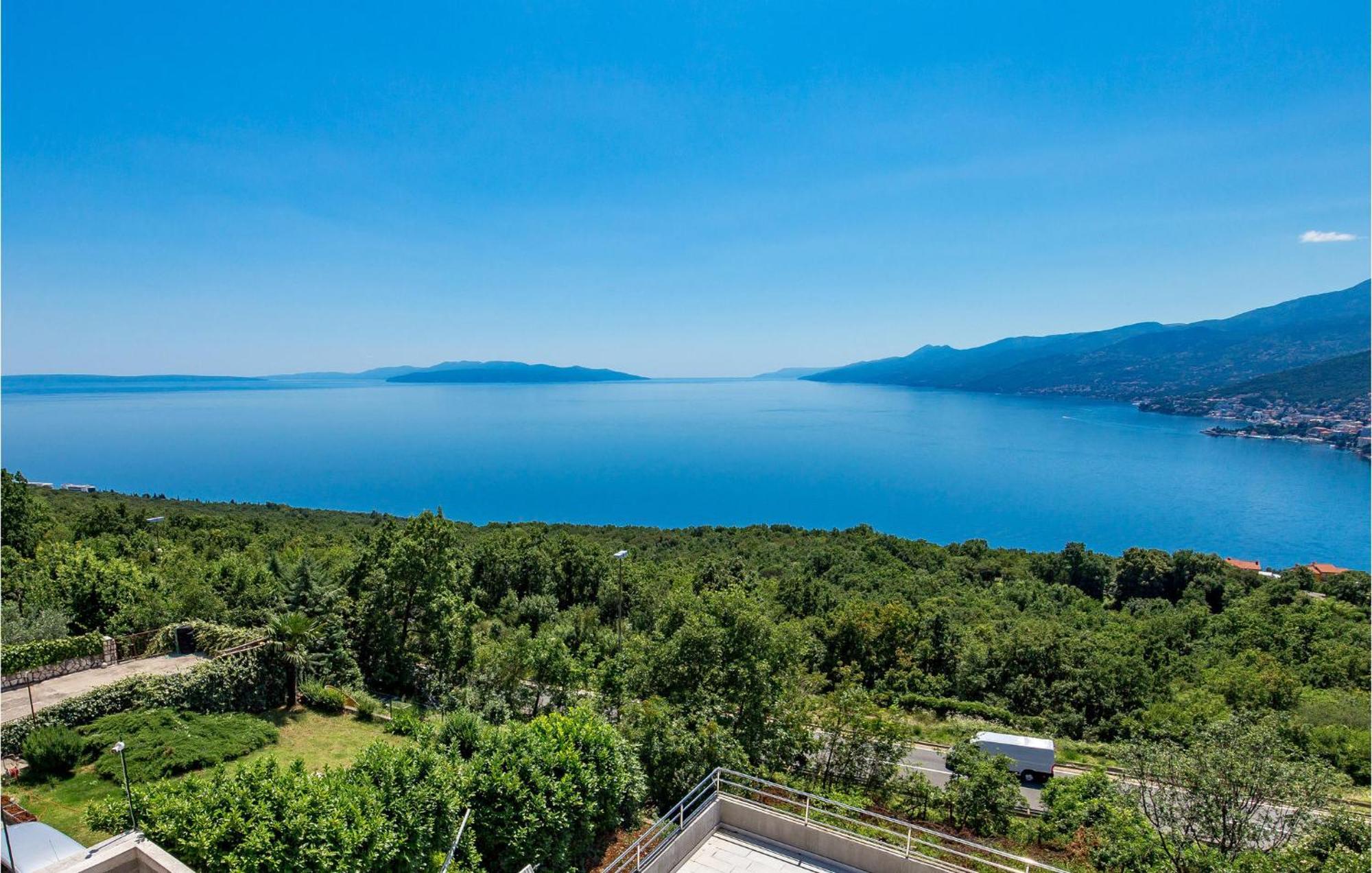 2 Bedroom Amazing Apartment In Rijeka Exterior photo